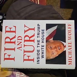 !! Book. FIRE AND FURY INSIDE THE TRUMP WHITE HOUSE